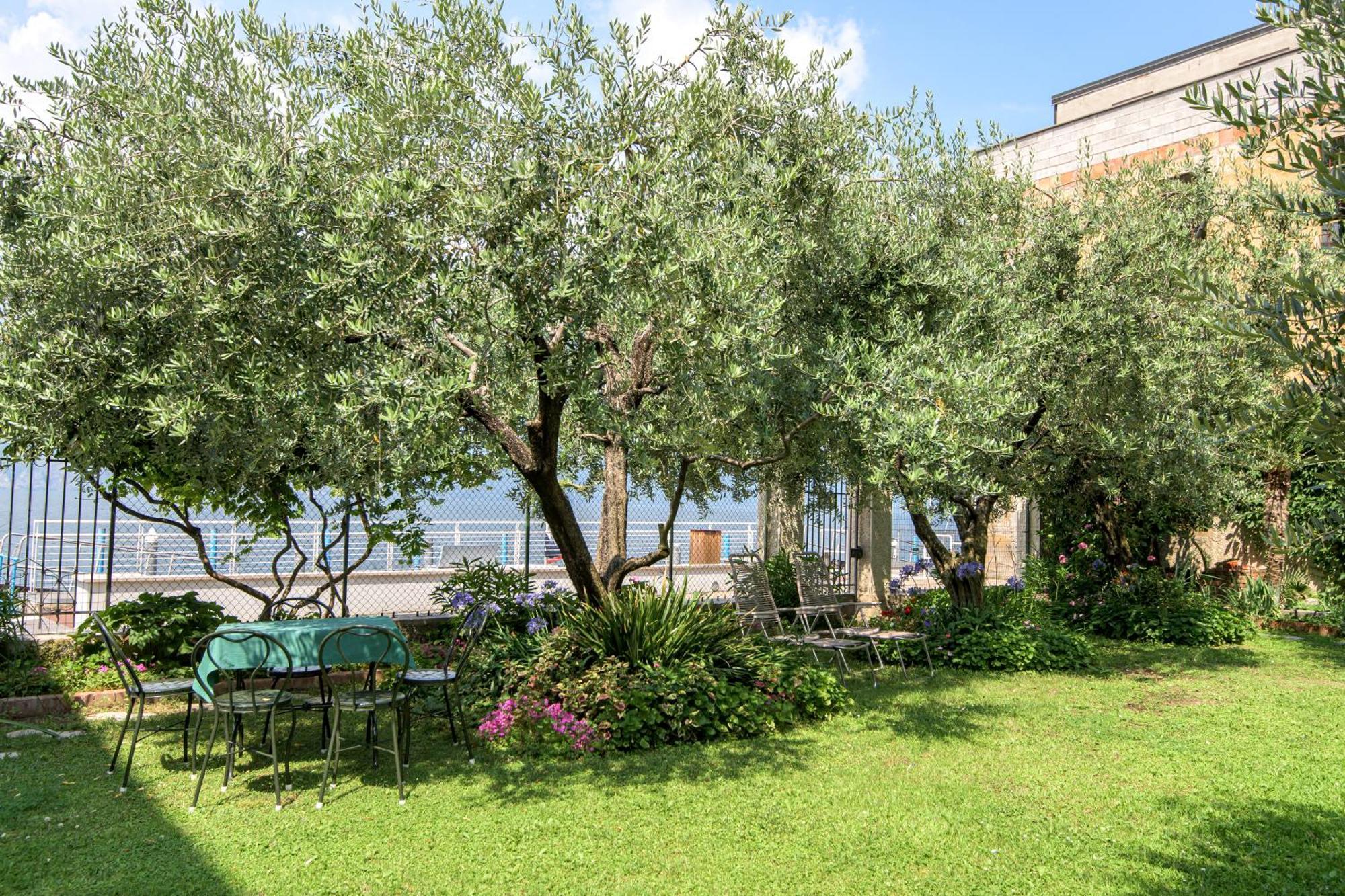 Residenza Di Prestigio In Riva Al Lago Marone Loft Екстер'єр фото